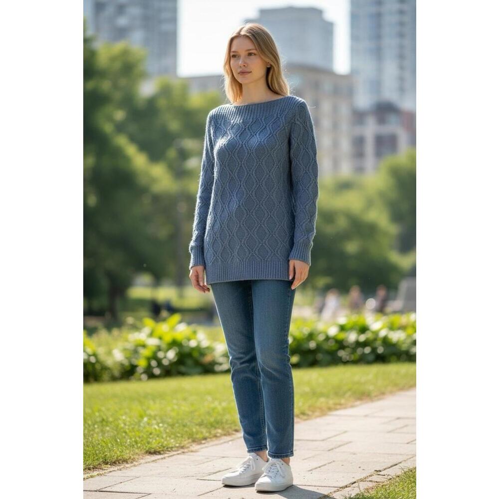 The Loft Outlet  Thick Sweater Crew Pullover‎ Womens Sz Medium Blue